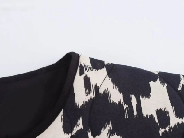 2024 Autumn New Product European And American Style Women's Snake Skin Fashion Printed Button Long Sleeve Jacket - Image 4